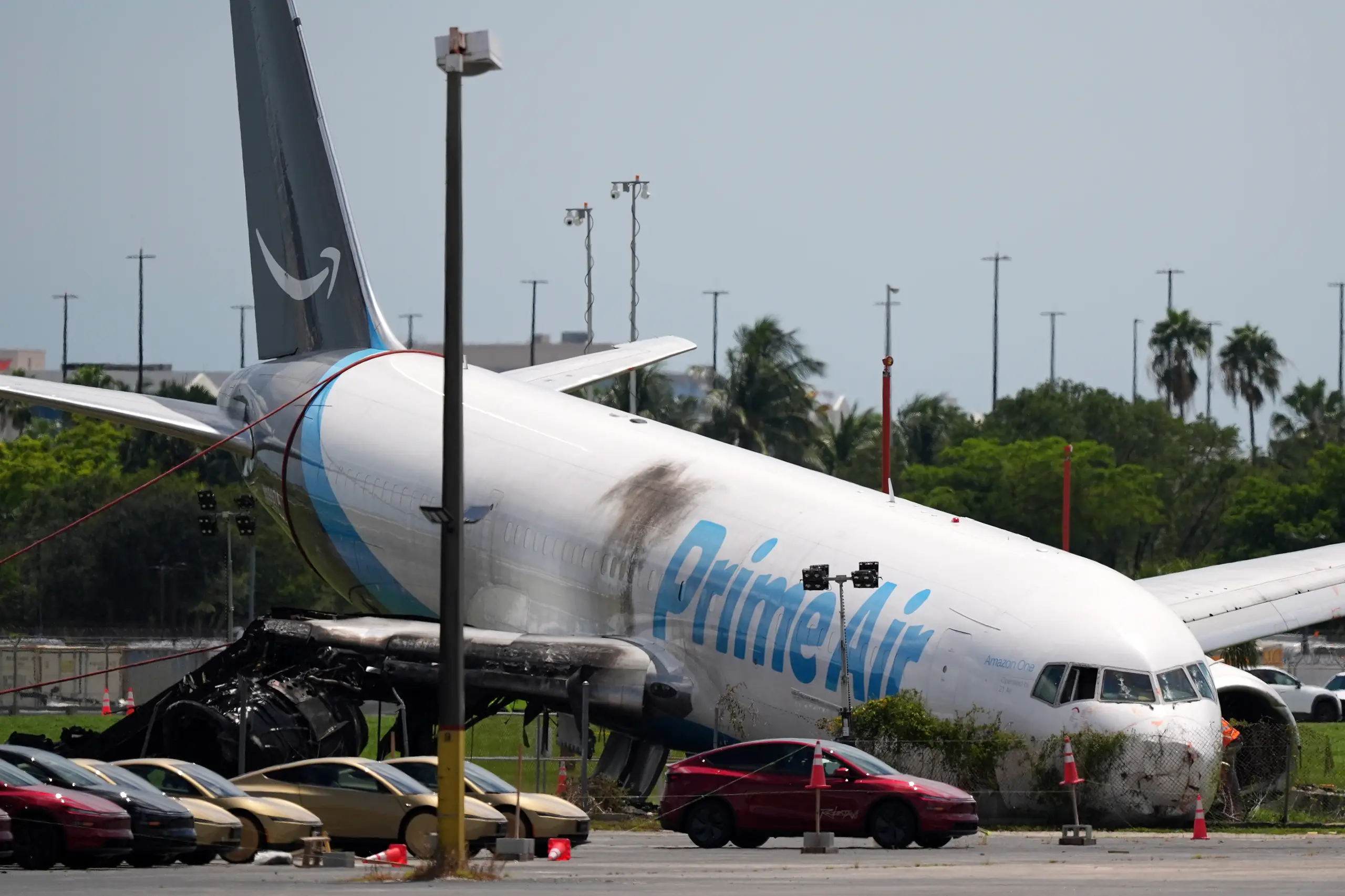 Amazon Air Logistics Disruption | Miami Hub Shutdown Impacts FBA Sellers 8-12% Shipping Delays