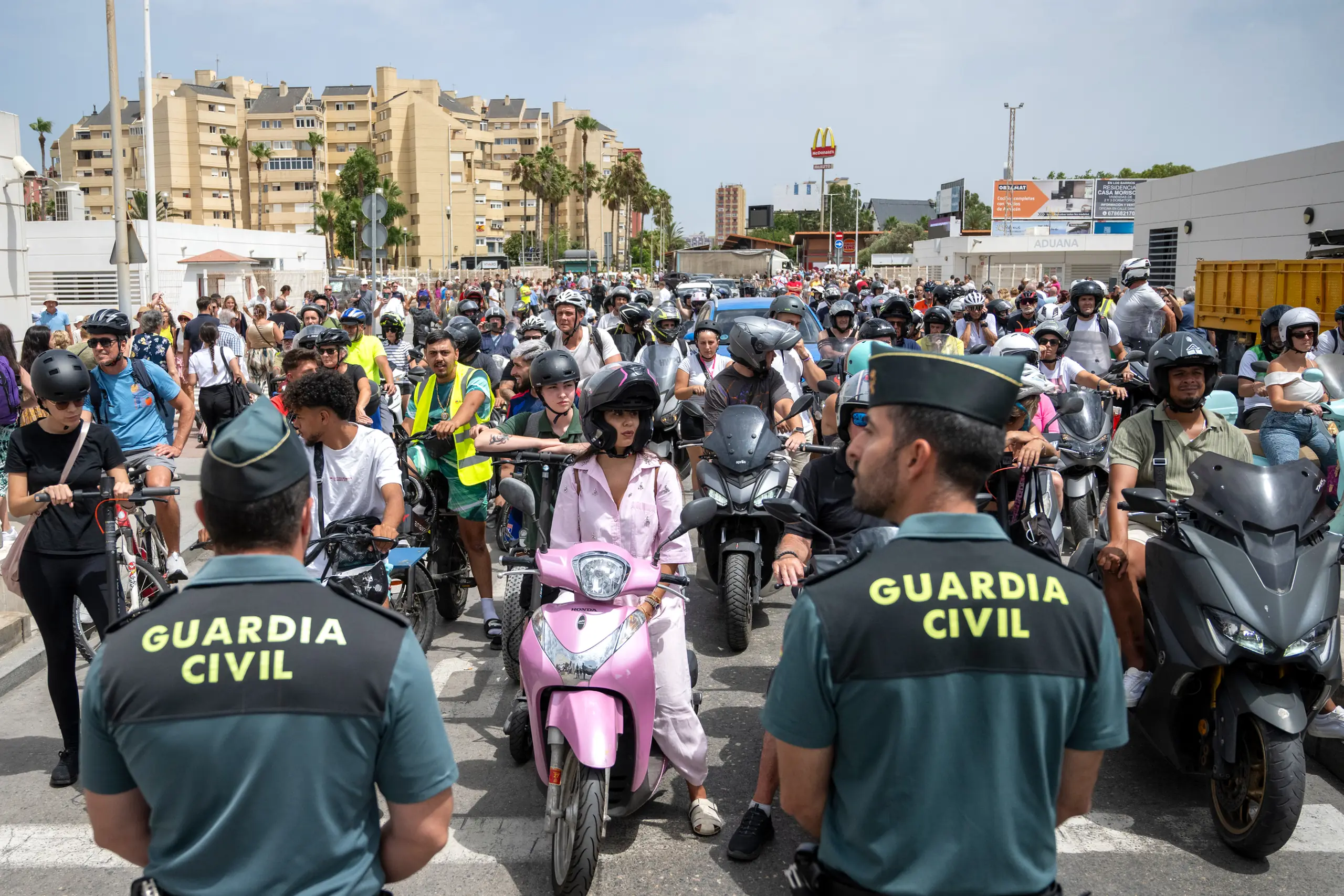 Boder Freem Gibraltar ushers in a new era as British territory's border fence with ...