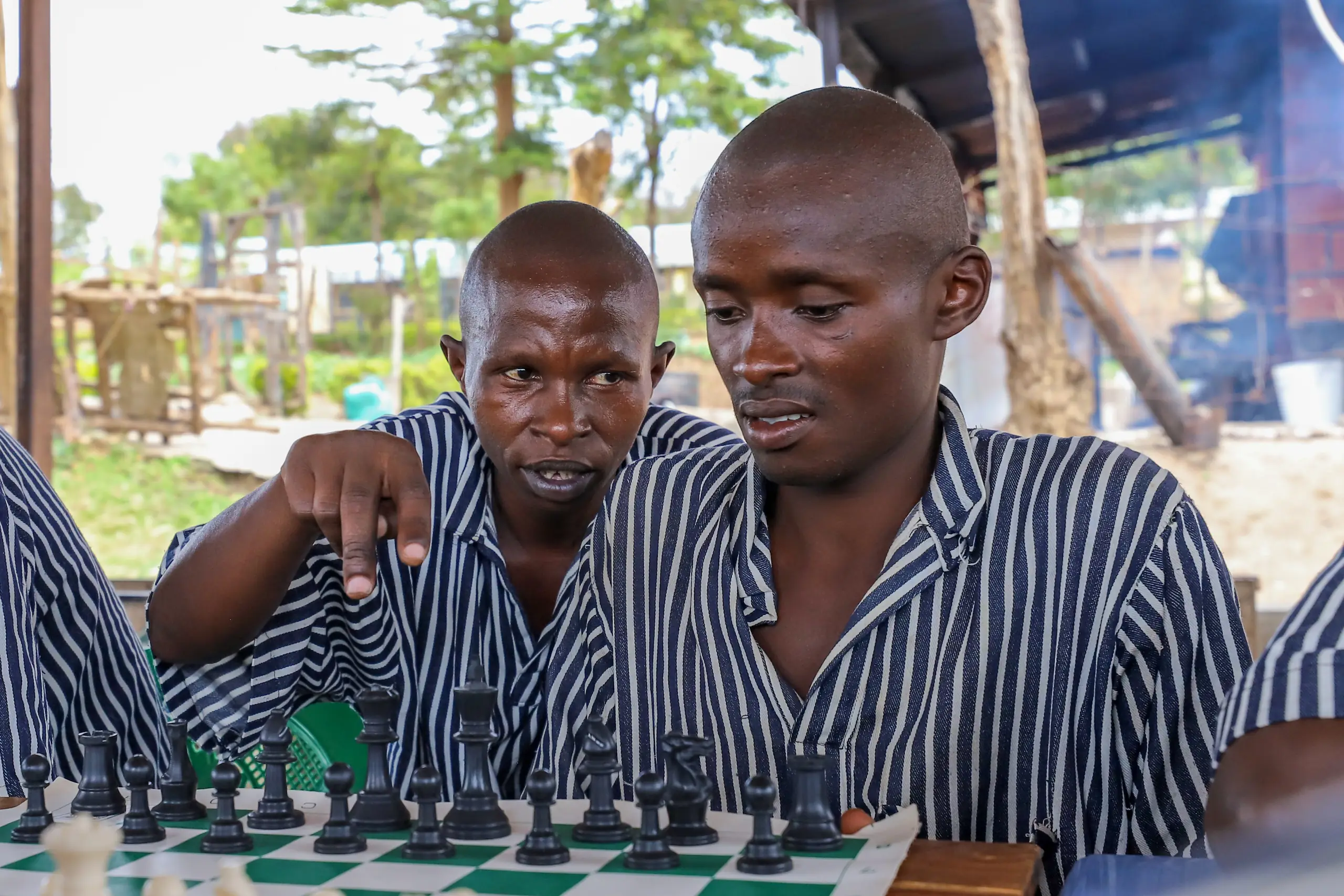 Kenyan prisoners play chess for fun behind bars and to help with rehabilitation