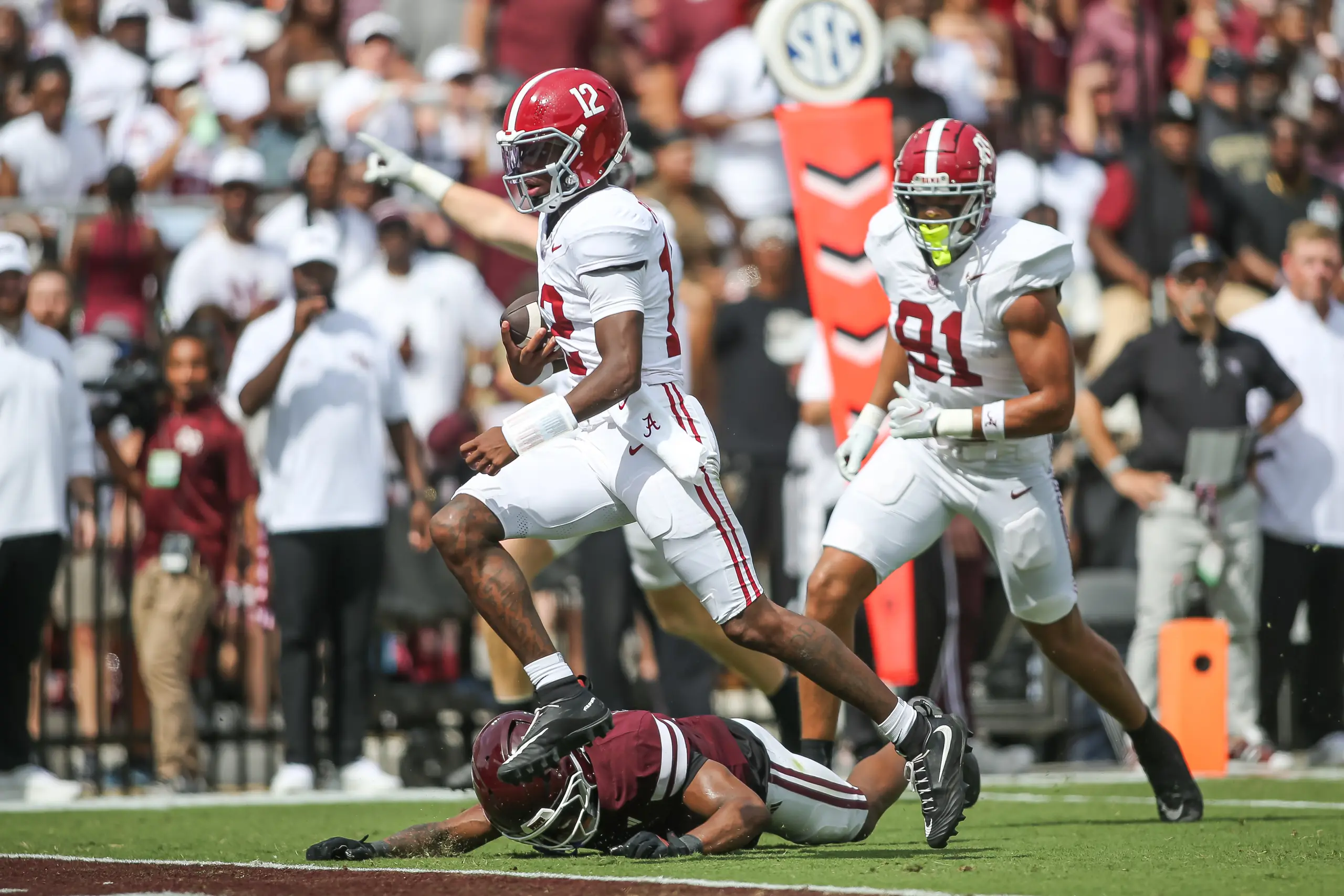 Jamest Rusell Keelon Russell accounts for 4 TDs as No. 7 Alabama routs No. 16 ...
