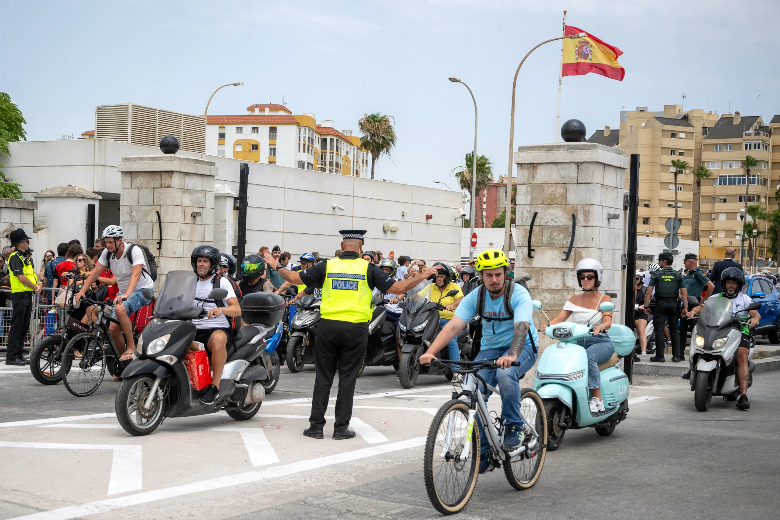 Boder Freem Gibraltar ushers in a new era as British territory's border fence with ...