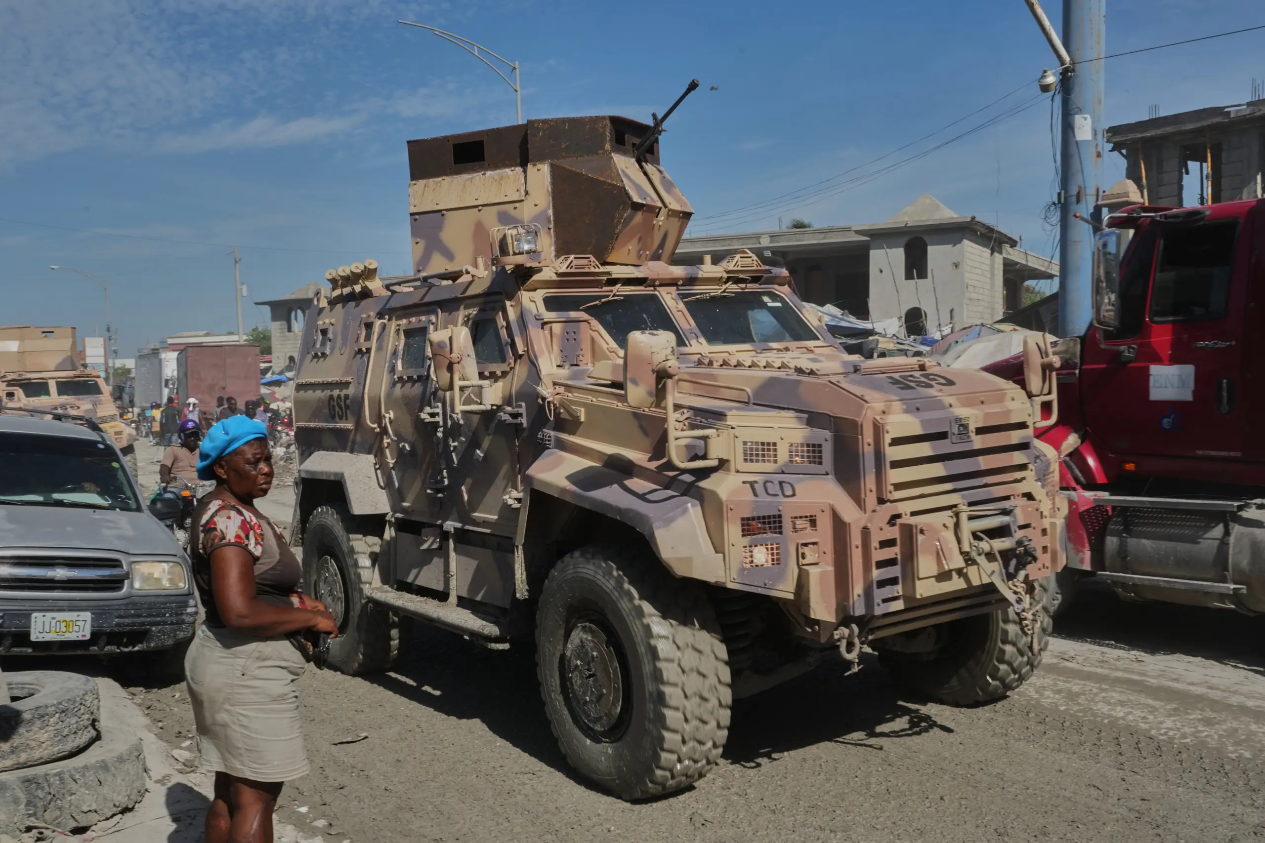 Salvadoran troops deploy to Haiti