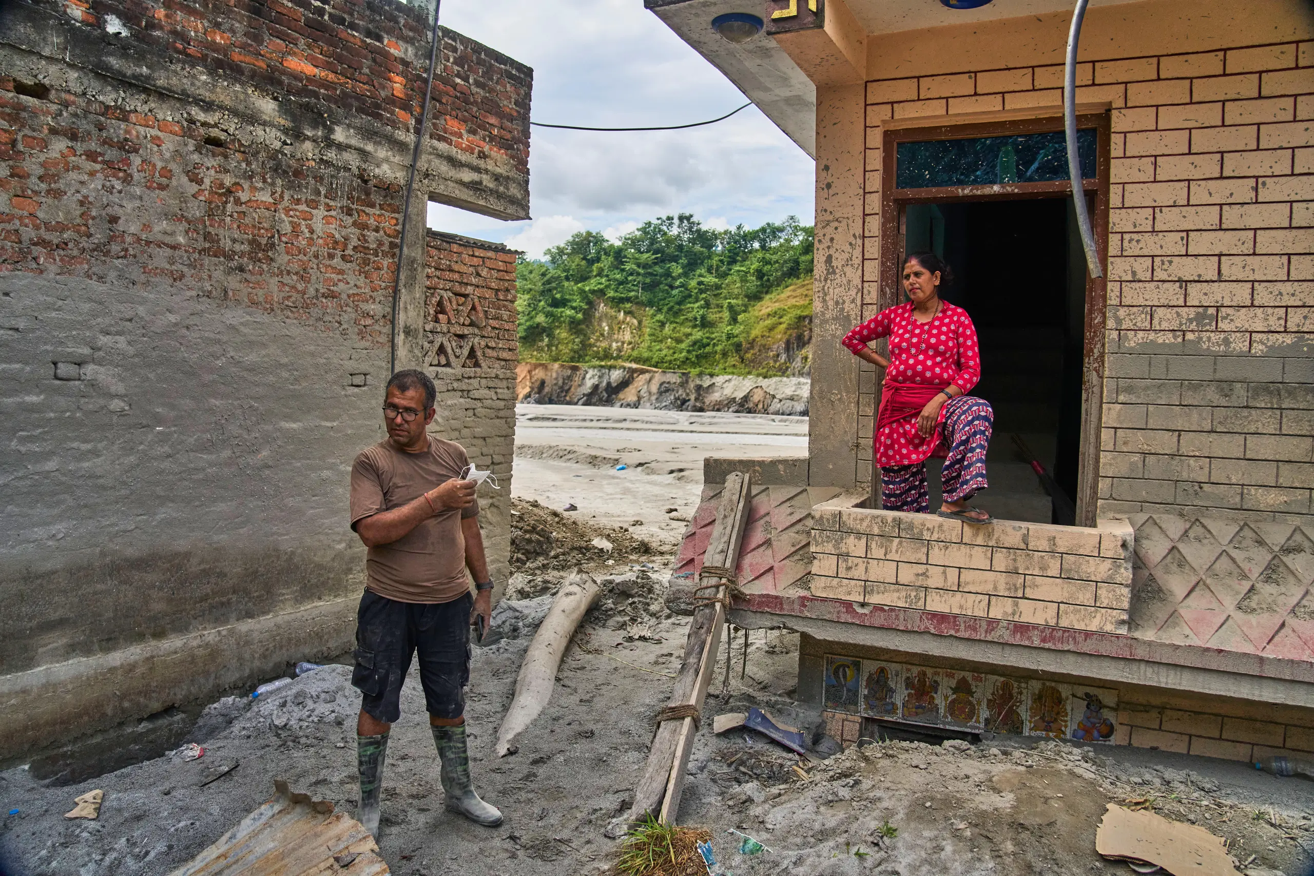 A month after Nepal floods, thousands are still missing and families ...