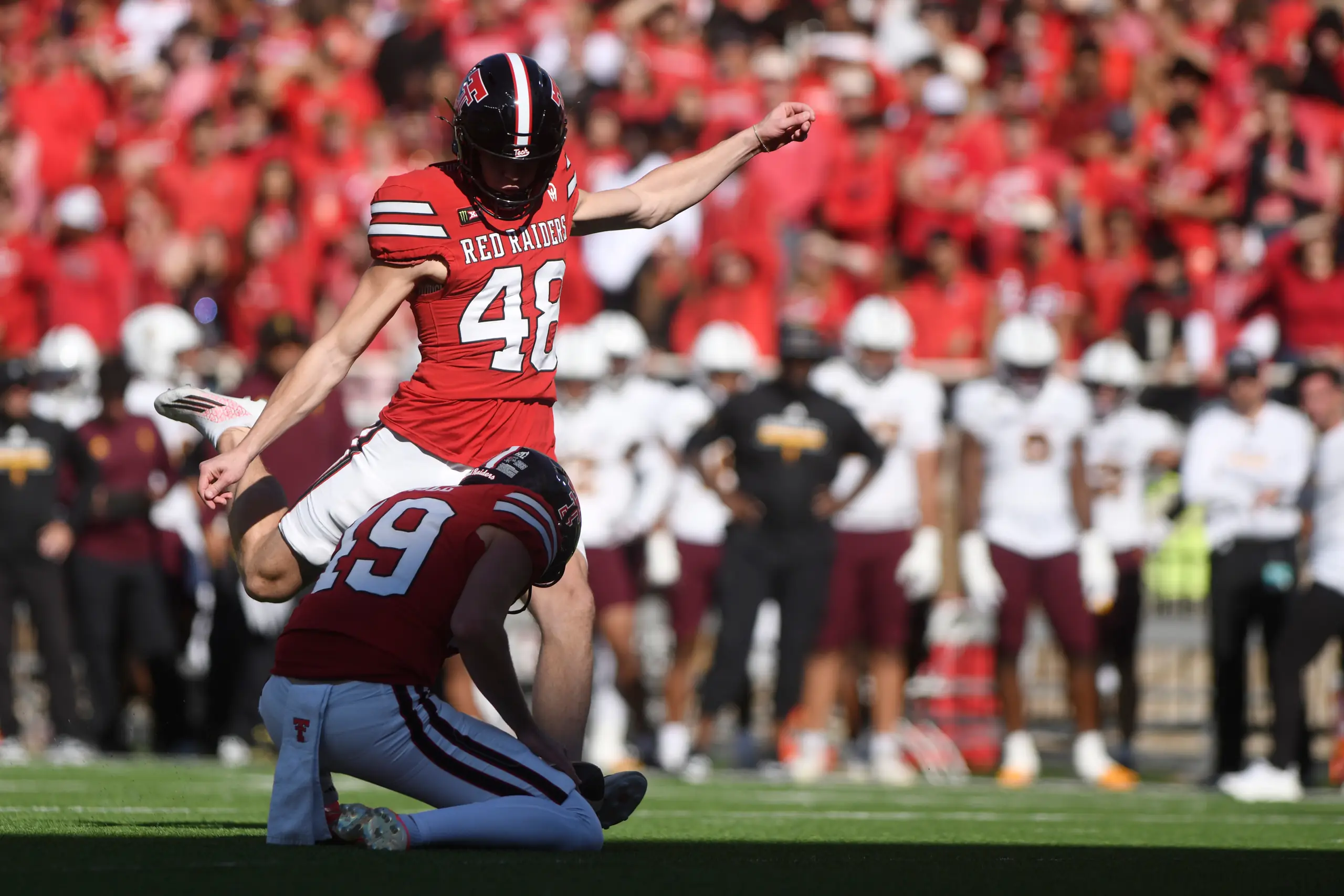 Williams, Roberts ignite No. 10 Texas Tech in 53-25 win over Arizona State