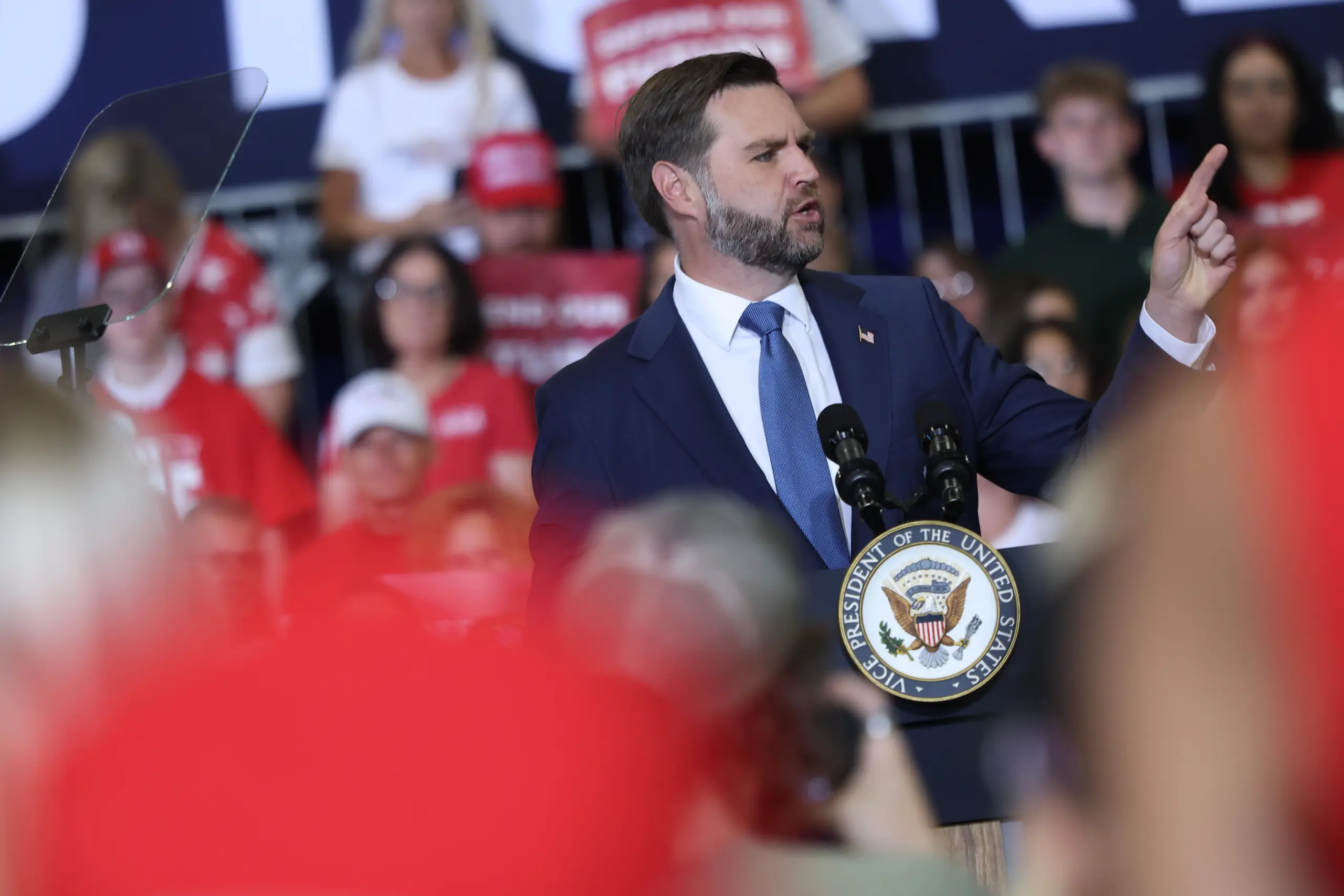 Vance blasts Democrats as 'lunatics' in Iowa rally push for GOP candidates