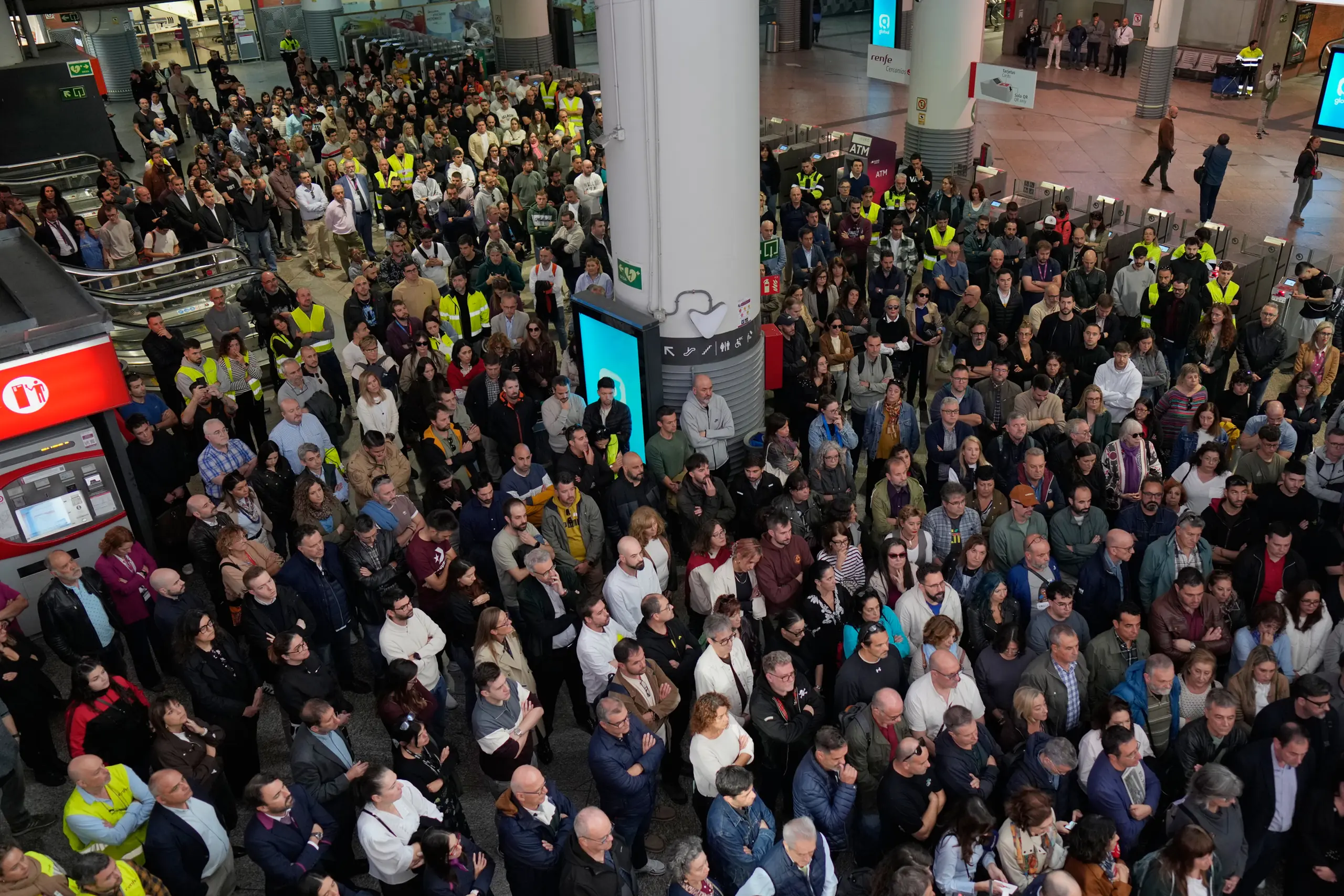 Families hold out hope for loved ones missing after deadly Spain train ...