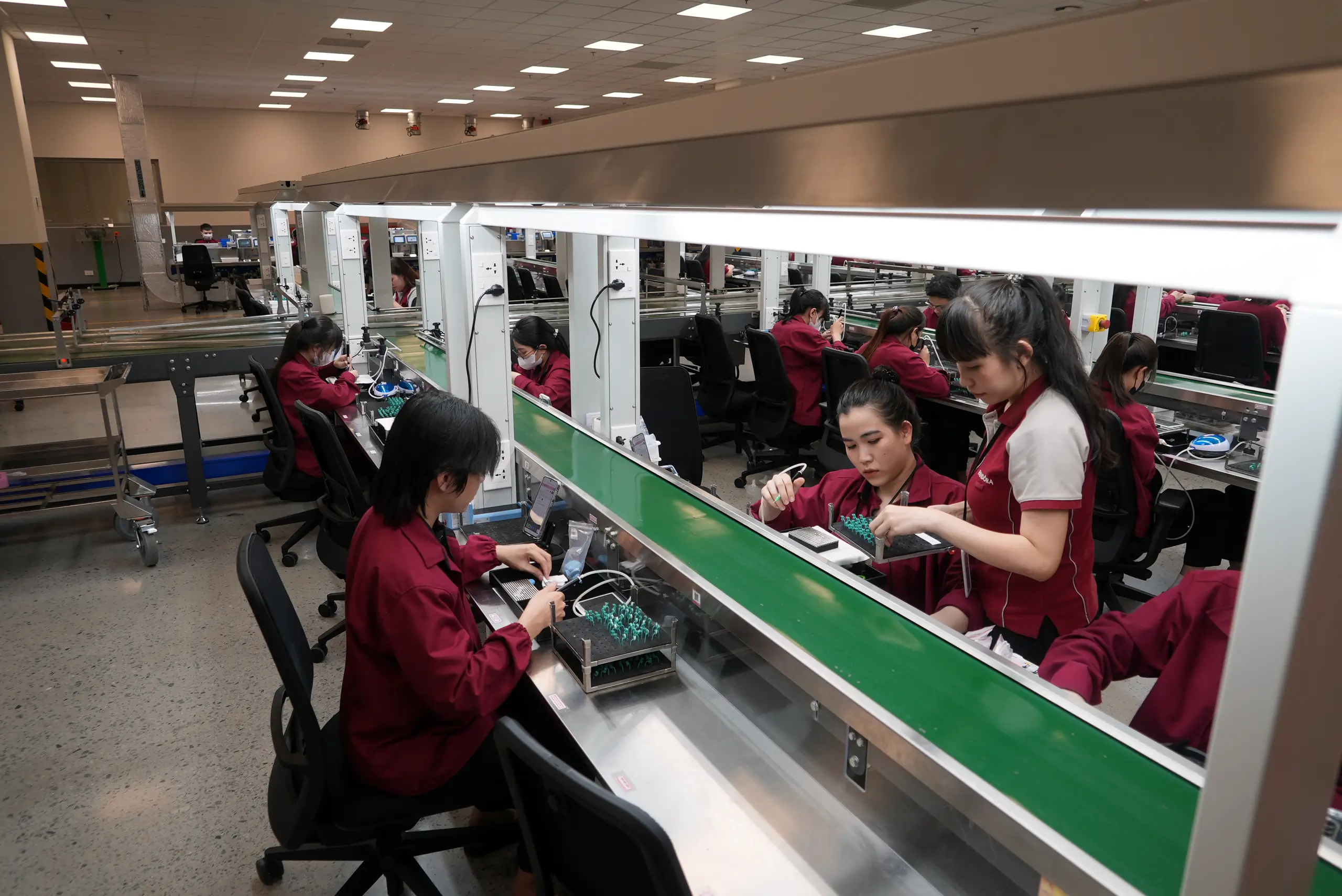 Pandora opens $150 million Vietnam jewelry factory powered by renewable ...