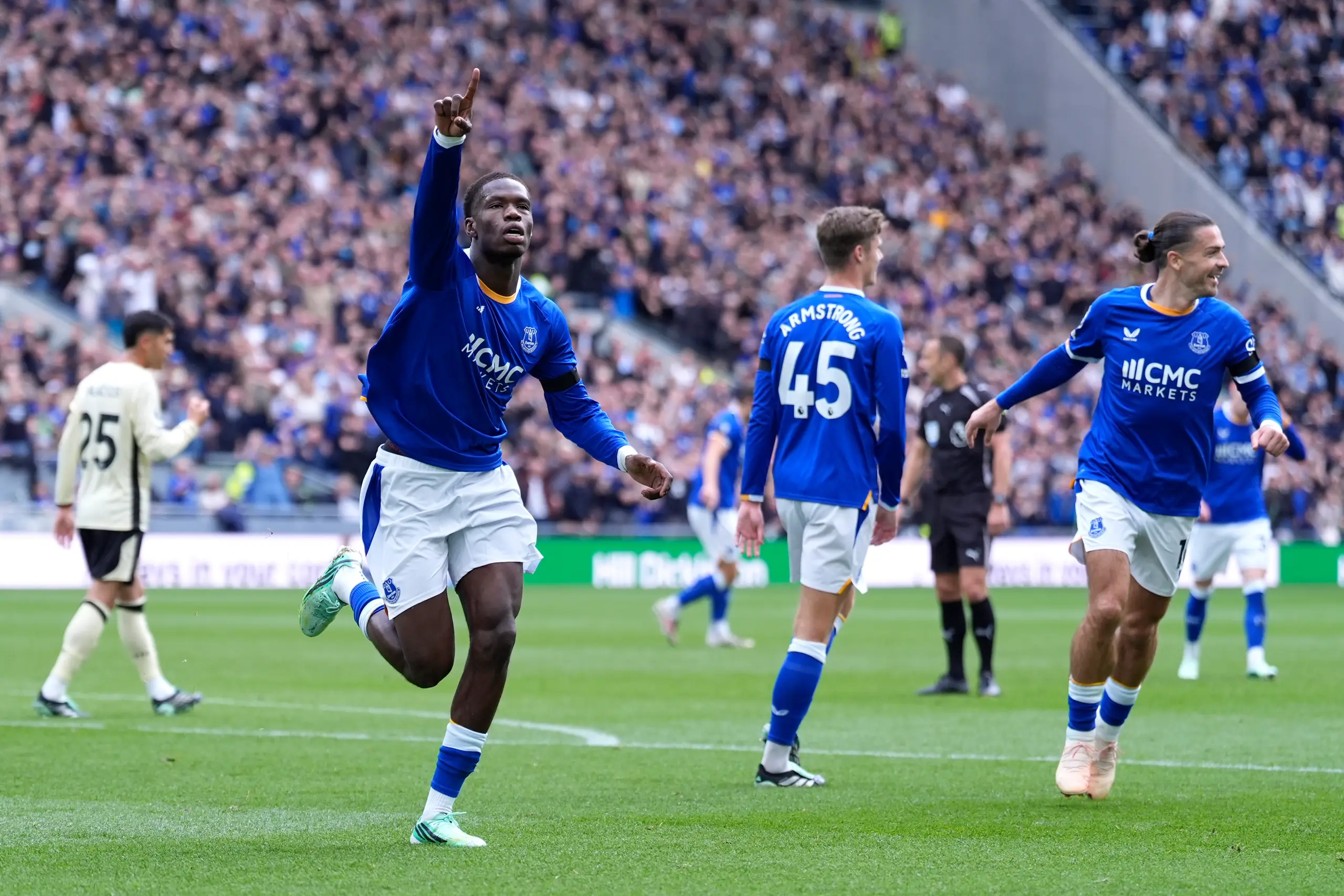 Everton up for sale after US owner says it is exploring investment options