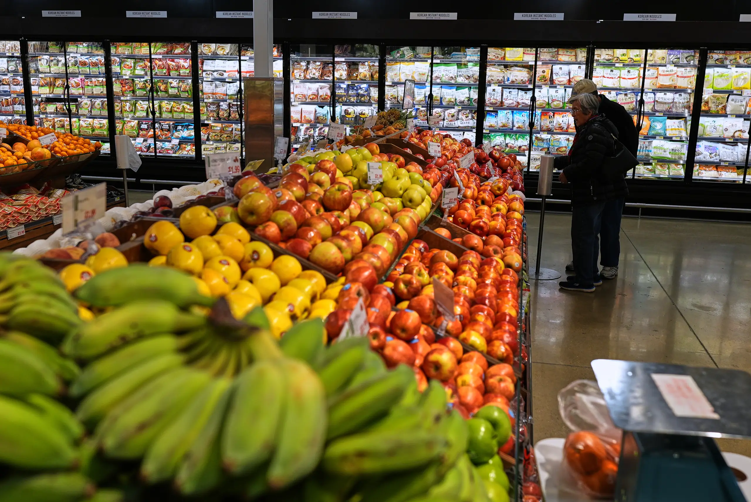 Food Inlfation Grocery inflation slows in March, but food prices still climbing