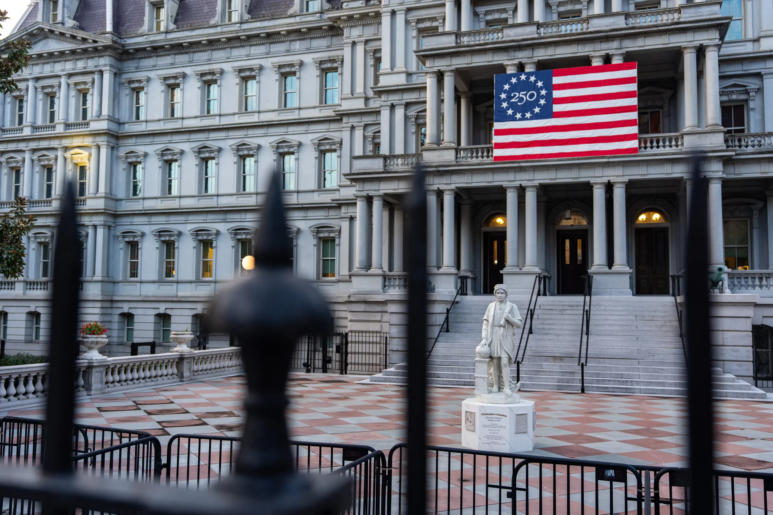 Painting Eisenhower Building would diminish historic character of White ...