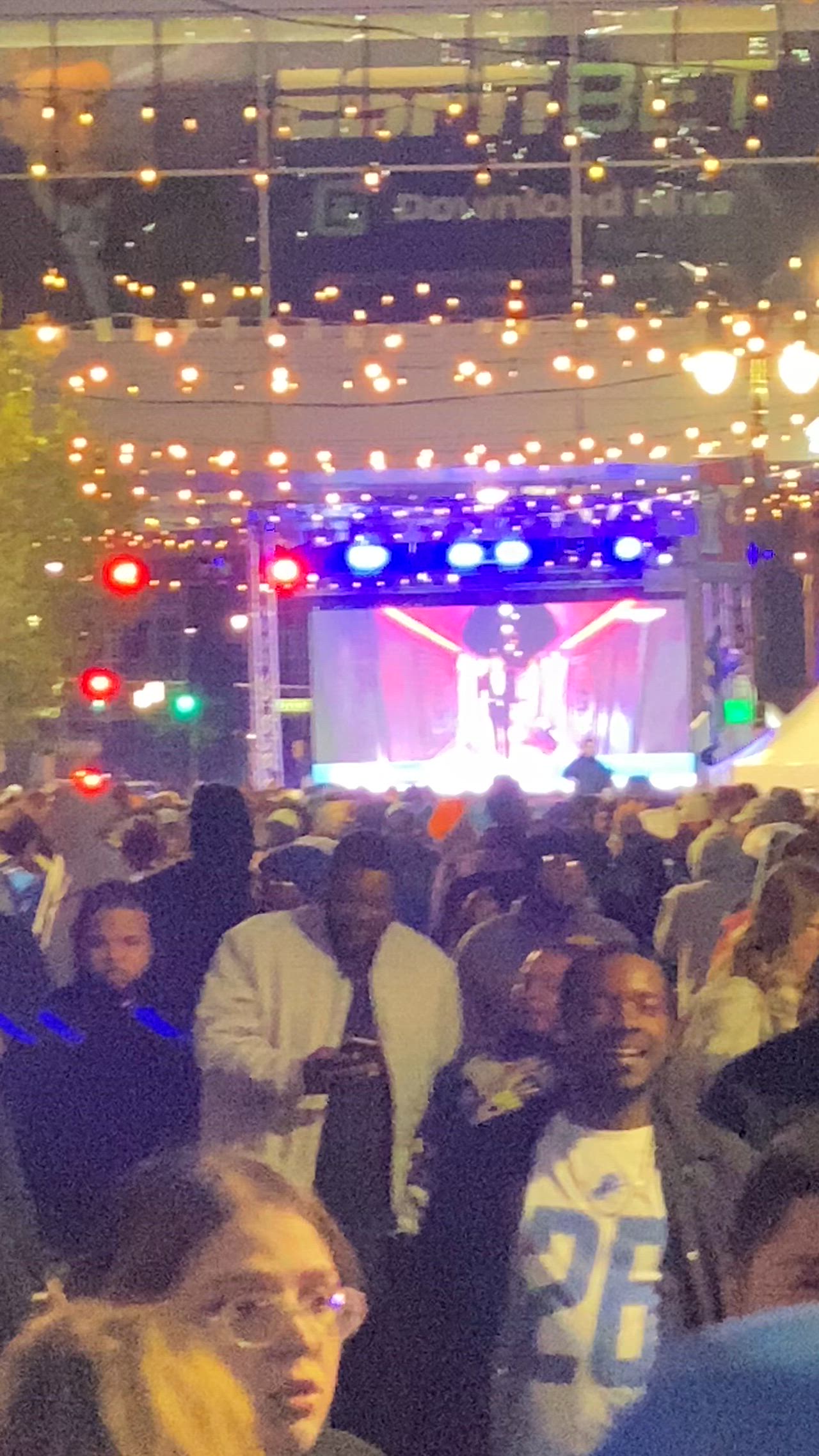 All these folks in Greektown couldn't make it into the Draft Zone.  They say attendance was 275,000, but there was probably another 100k or 200k outside the experience all over downtown.  What fun!