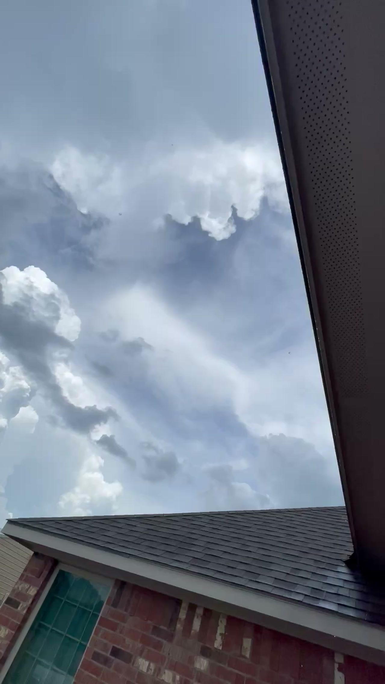Beautiful formation of clouds ☁️ with thunderstorm ⛈️ rolling in.